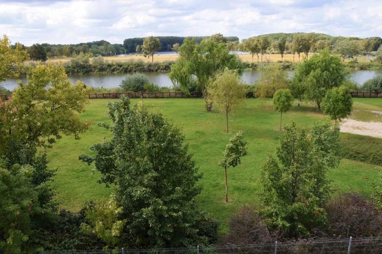 Aqua Hotel Kecskemét Esterno foto