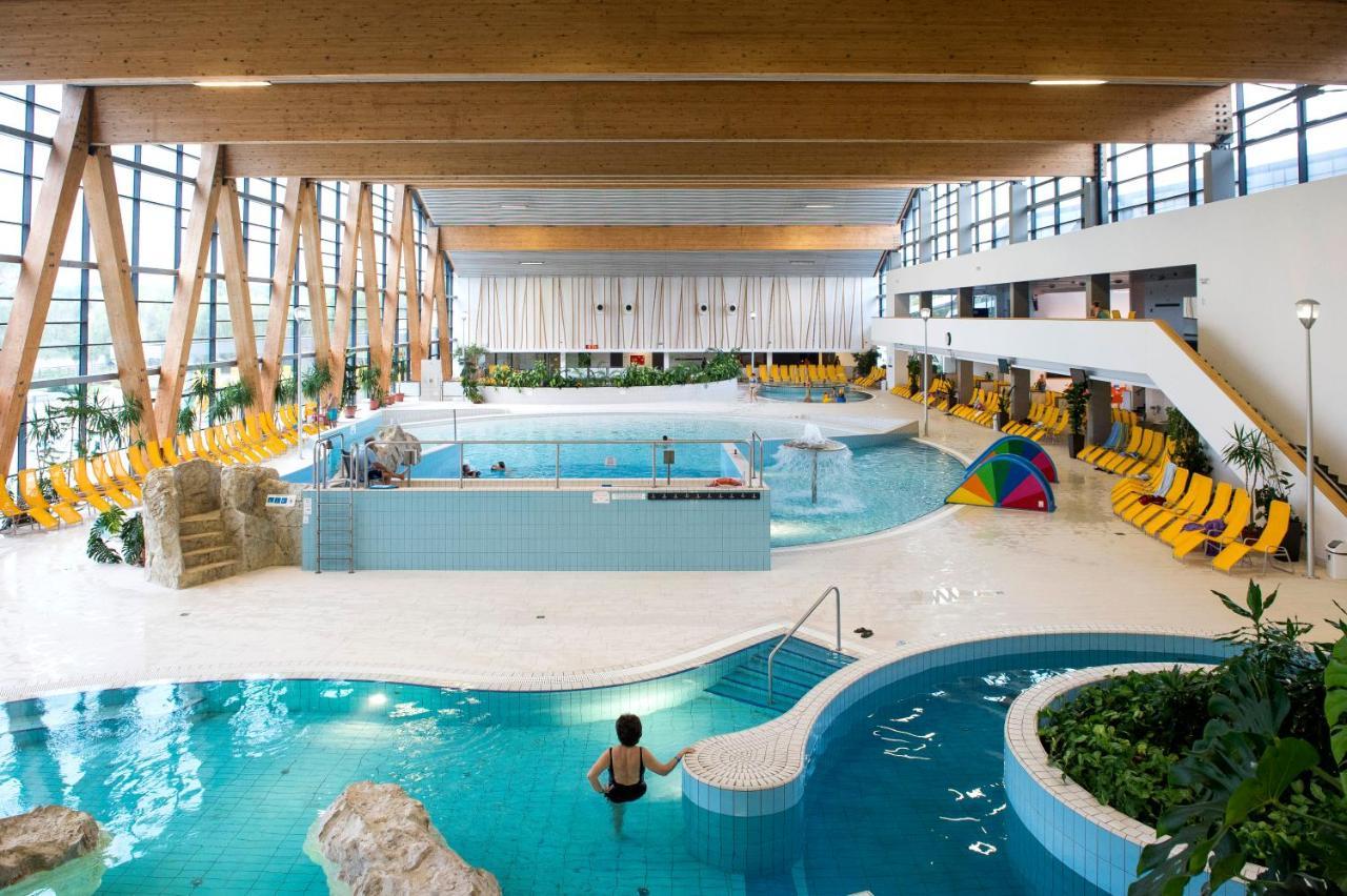 Aqua Hotel Kecskemét Esterno foto