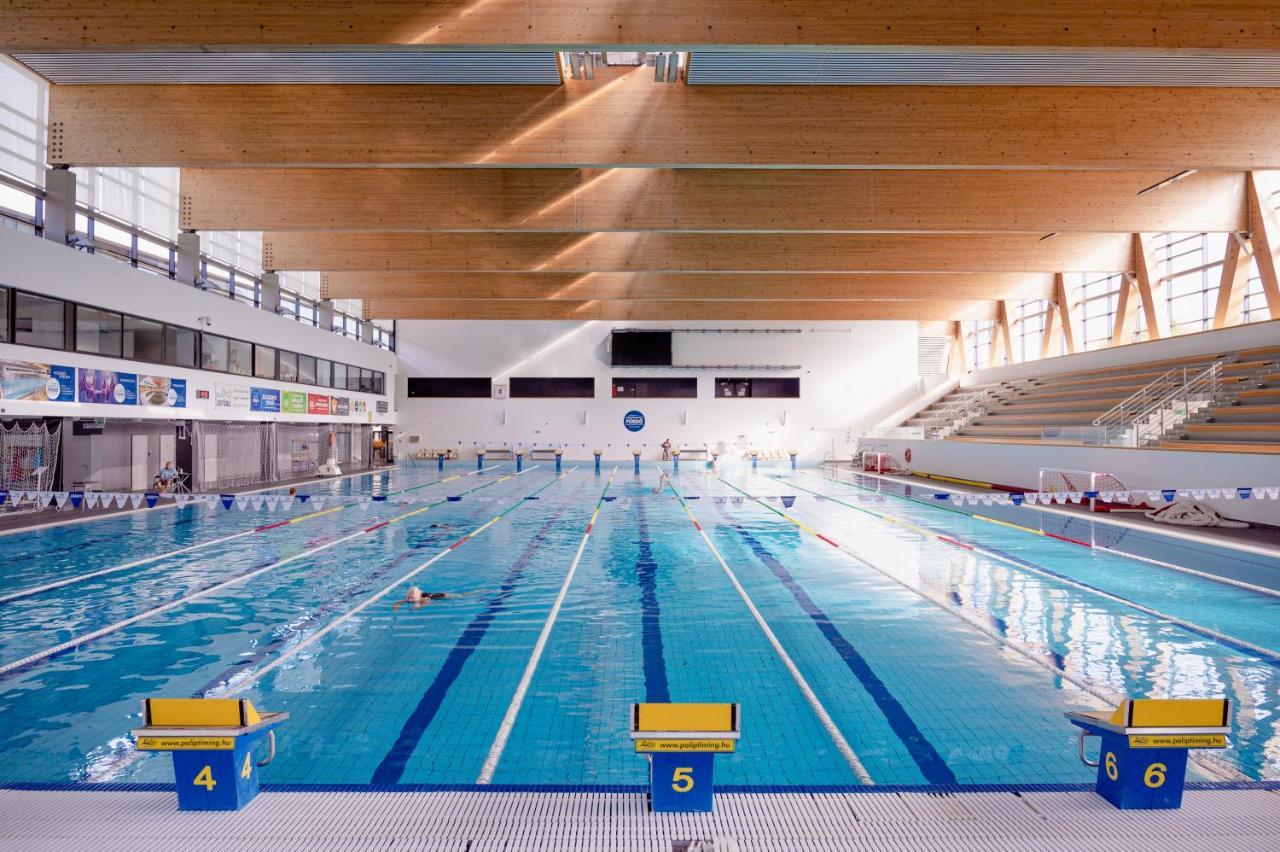 Aqua Hotel Kecskemét Esterno foto