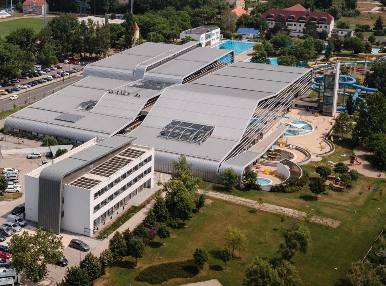 Aqua Hotel Kecskemét Esterno foto