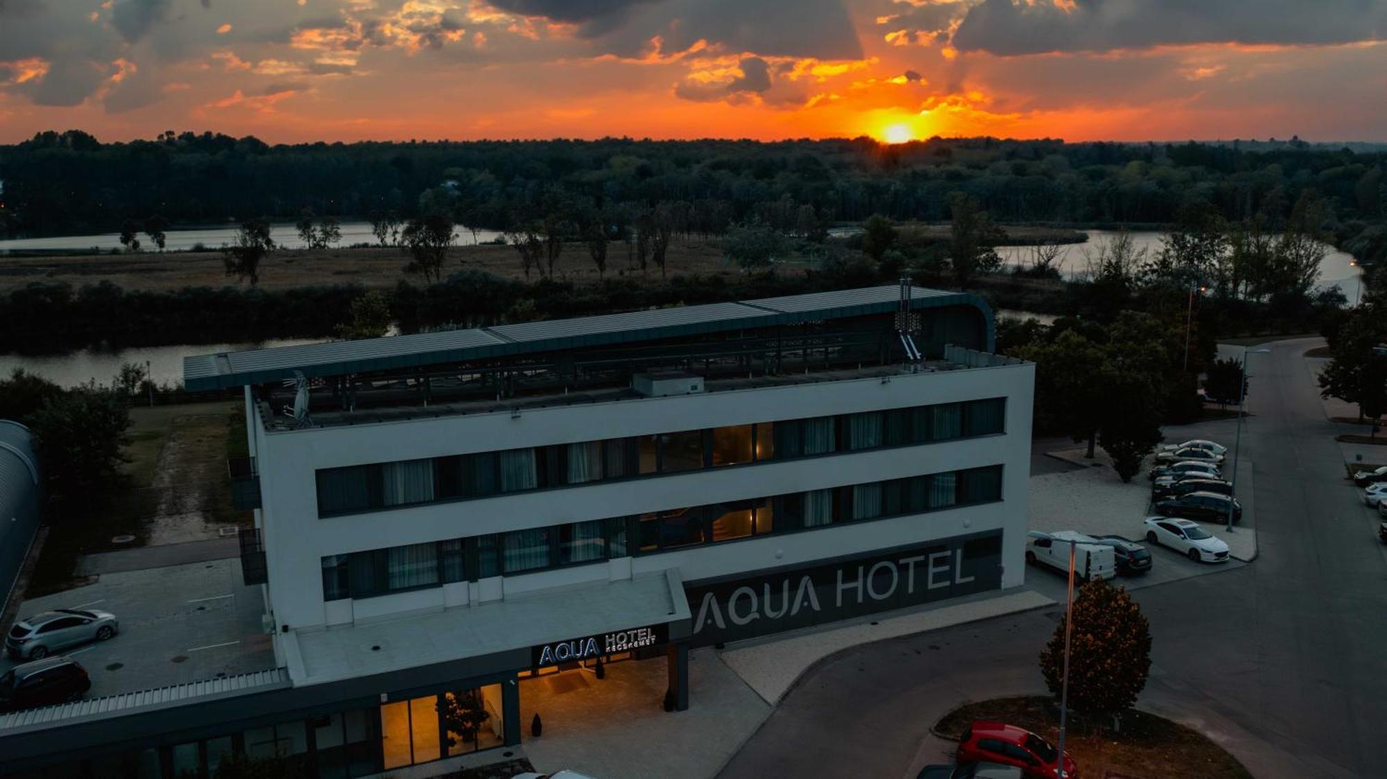 Aqua Hotel Kecskemét Esterno foto