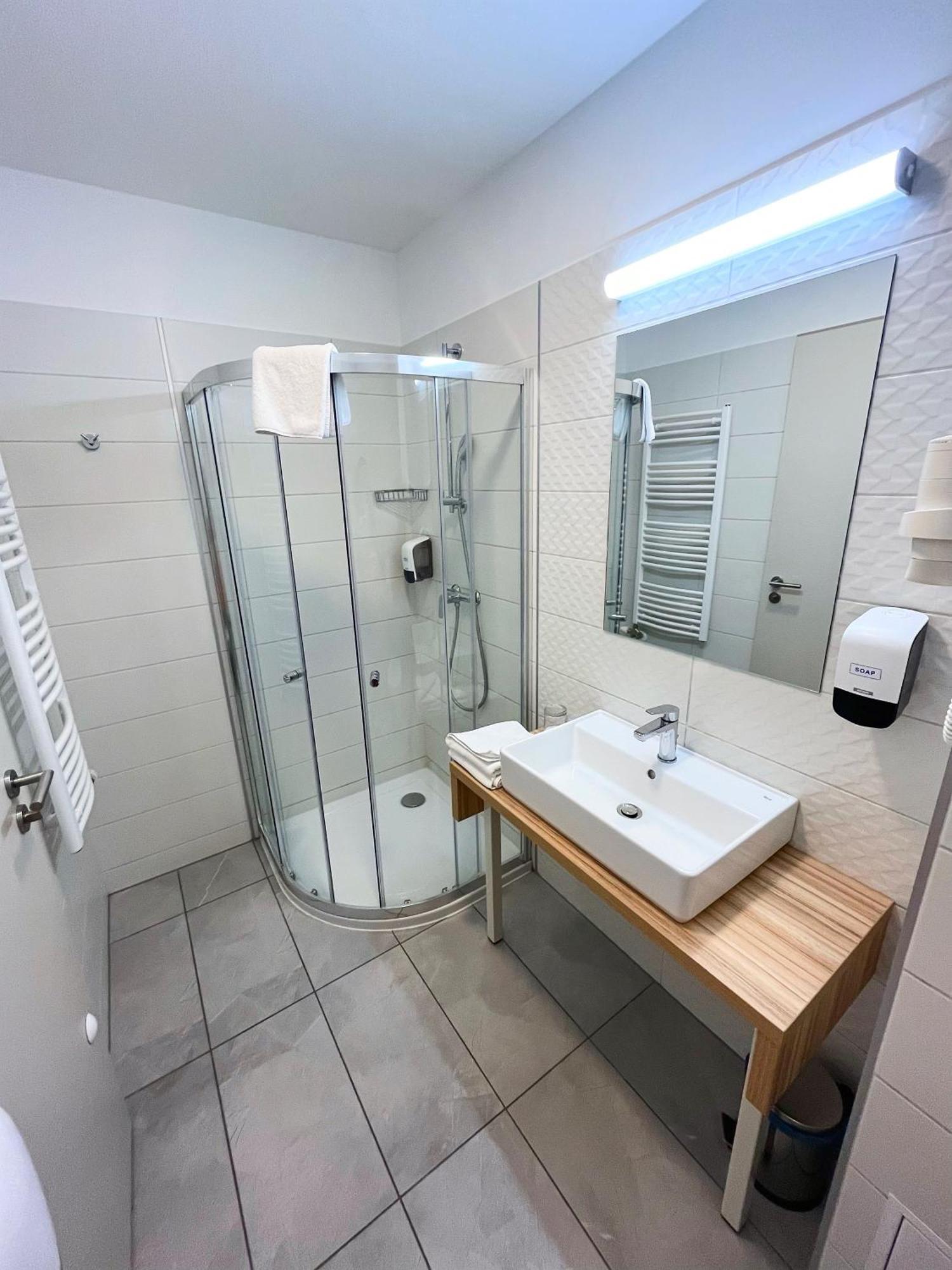 Aqua Hotel Kecskemét Esterno foto